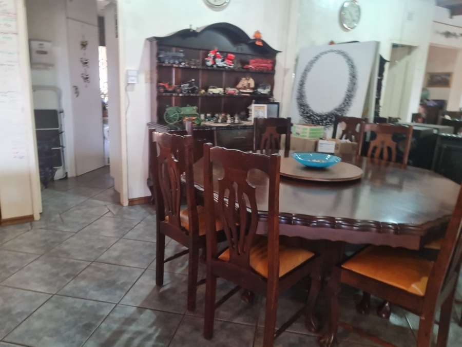 6 Bedroom Property for Sale in Protea Park North West